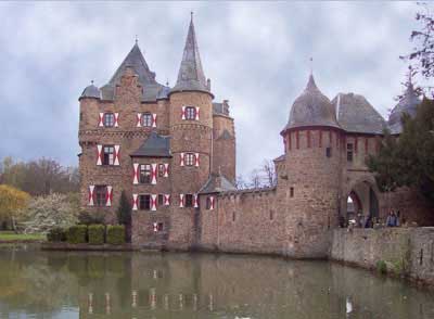 Burg Satzvey (Ritterspiele, Mrkte, Konzerte usw.)